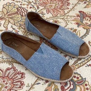TOMS open toed chambray jute-wrapped espadrilles.